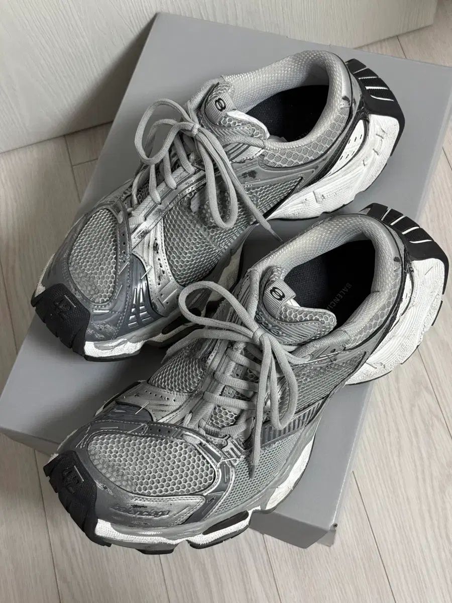 42 バレンシアガ ステイ プラー グレー