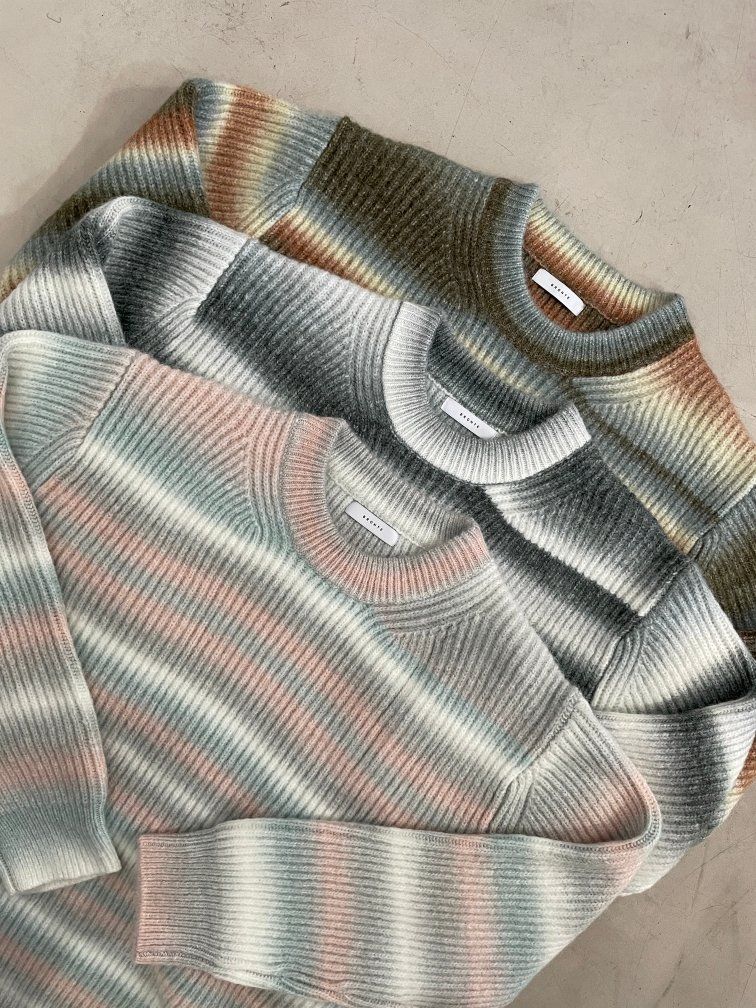 ブレンドウール カラーニット ラウンドネック グラデーション