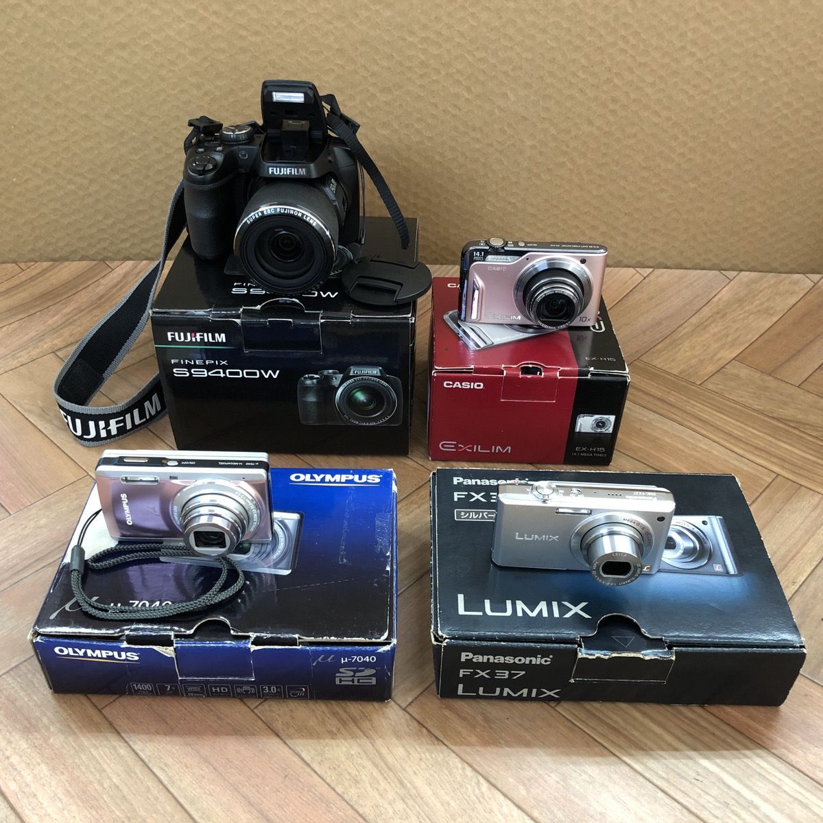 動作品4台 まとめ コンデジ4台セット き Panasonic CASIO OLYMPUS R 176