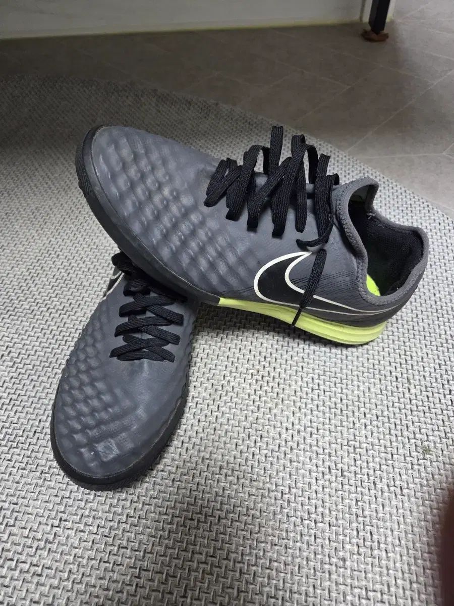 265 ） NIKE(ナイキ) マジスタ フィナーレ 1 サッカーシューズ