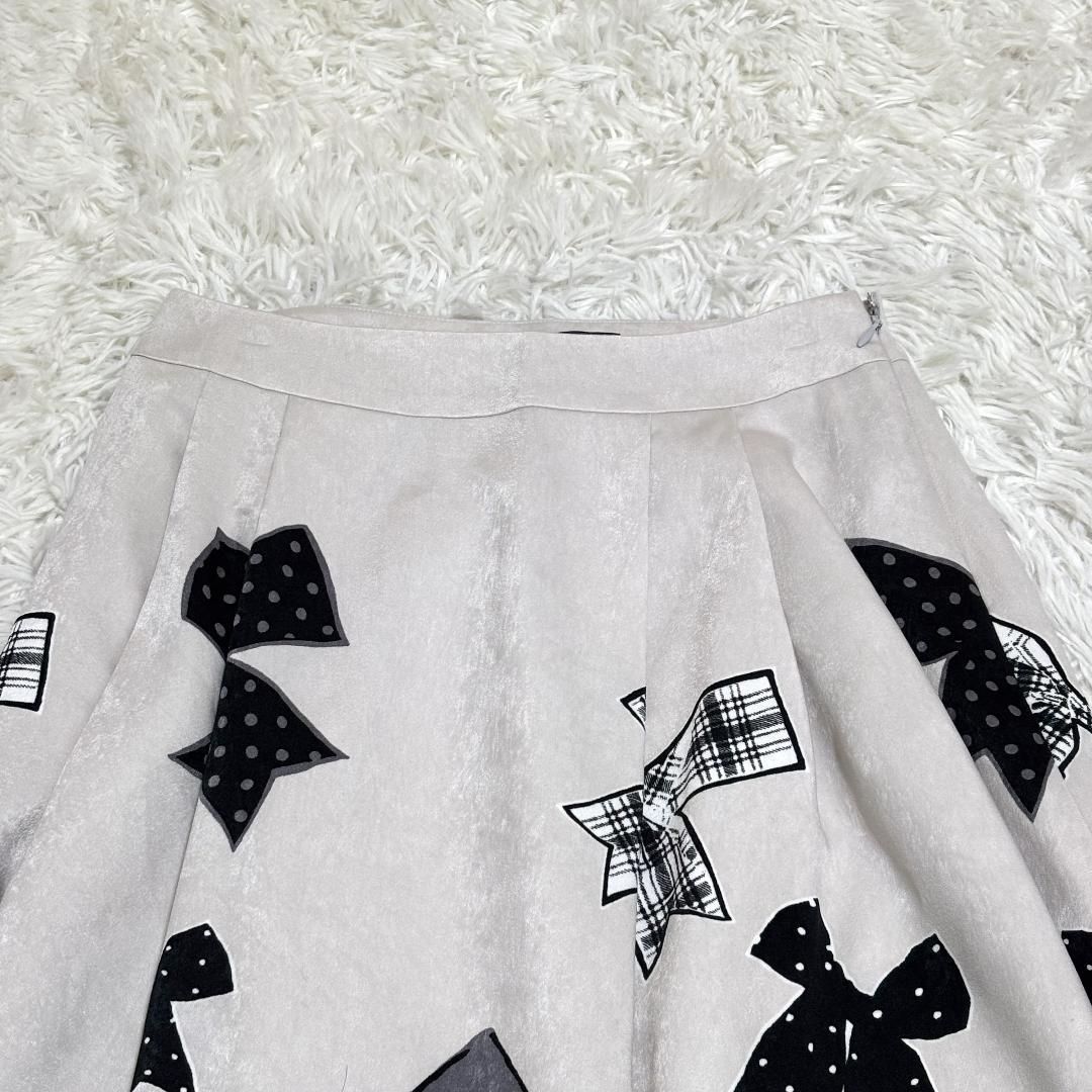 美品】 M's GRACY リボン柄ひざ丈フレアスカート 38 グレージュ - メルカリ