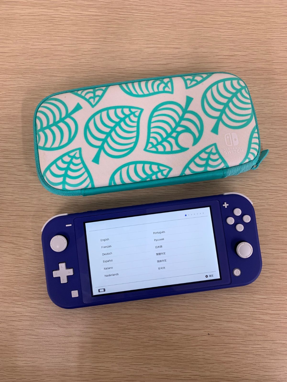 ÷4 初期化済み Nintendo Switch Lite ブルー HDH 001 ケース付き ゲーム機本体 1