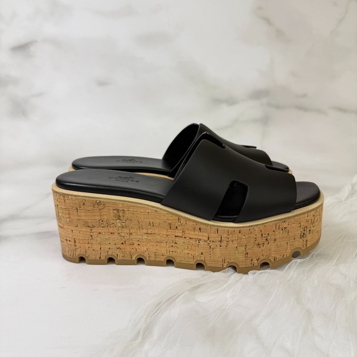 エルメス　エズ　サンダル　厚底 HERMES(エルメス)の人気プラットフォームサンダル Eze(エズ) をご紹介