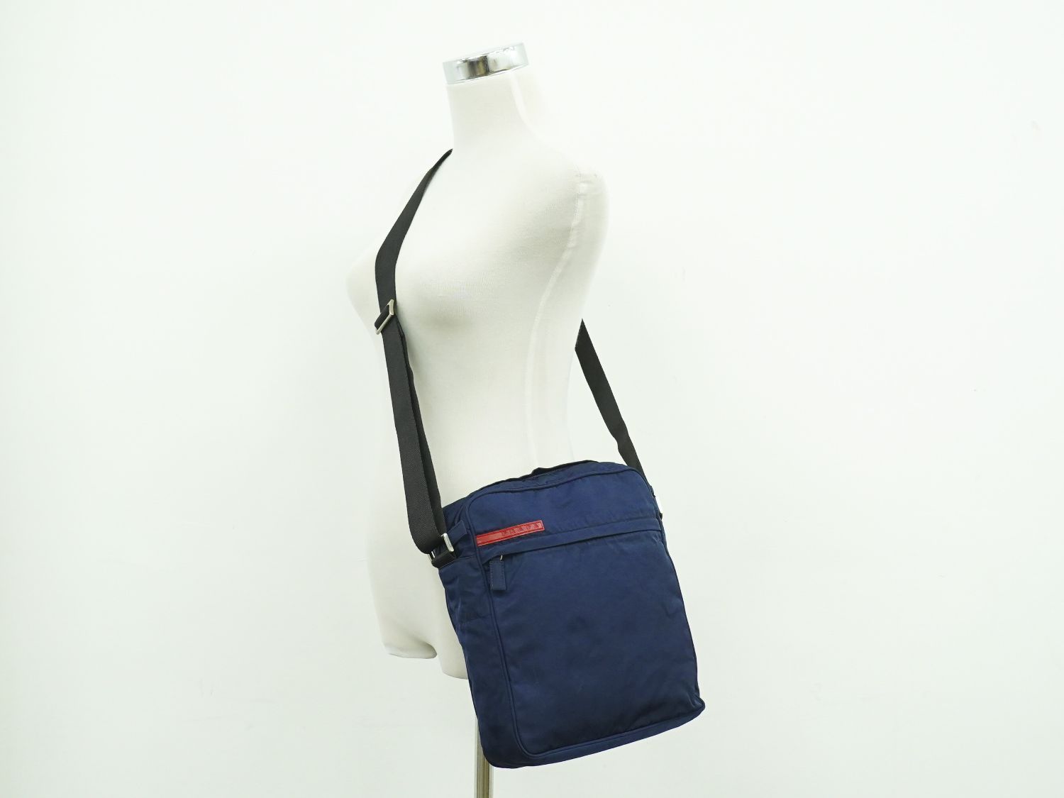 本物 プラダ PRADA スポーツライン ショルダーバッグ ポシェット ナイロン ネイビー B9989 バッグ 中古・ 本物 プラダ PRADA スポーツライン ショルダーバッグ ポシェット