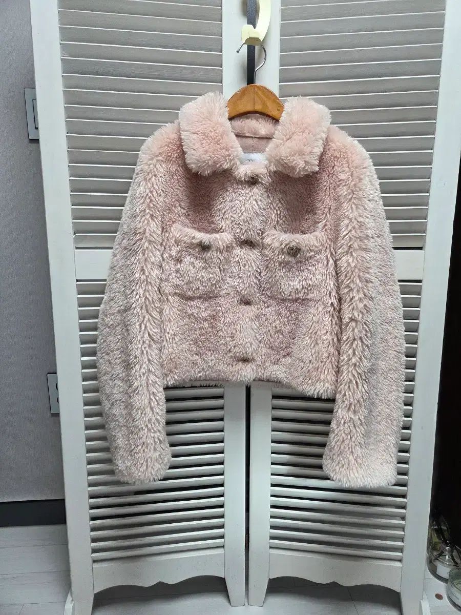 DEWL クロップド フェイクファー ムートン