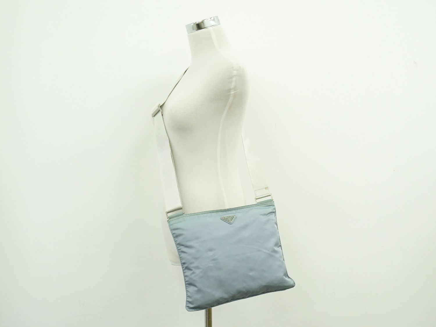 本物 プラダ PRADA レザー ショルダーバッグ ポシェット ブルー バッグ 中古・ 中古・古着通販】PRADA (プラダ) ショルダーバッグ ブルー｜ブランド