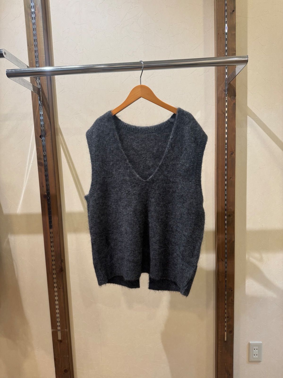 2025 AW アルパカシャギー Vネックベスト