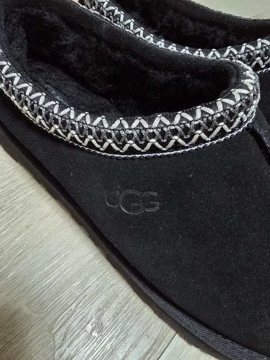 アグ タスマン オリジナル ブラック 270