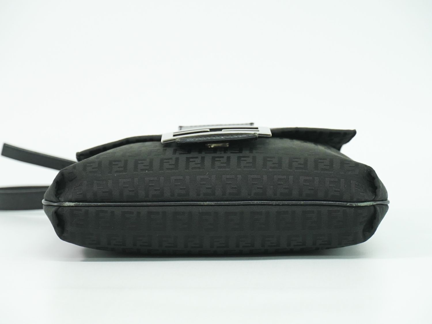 本物 フェンディ FENDI ズッキーノ ショルダーバッグ ポシェット