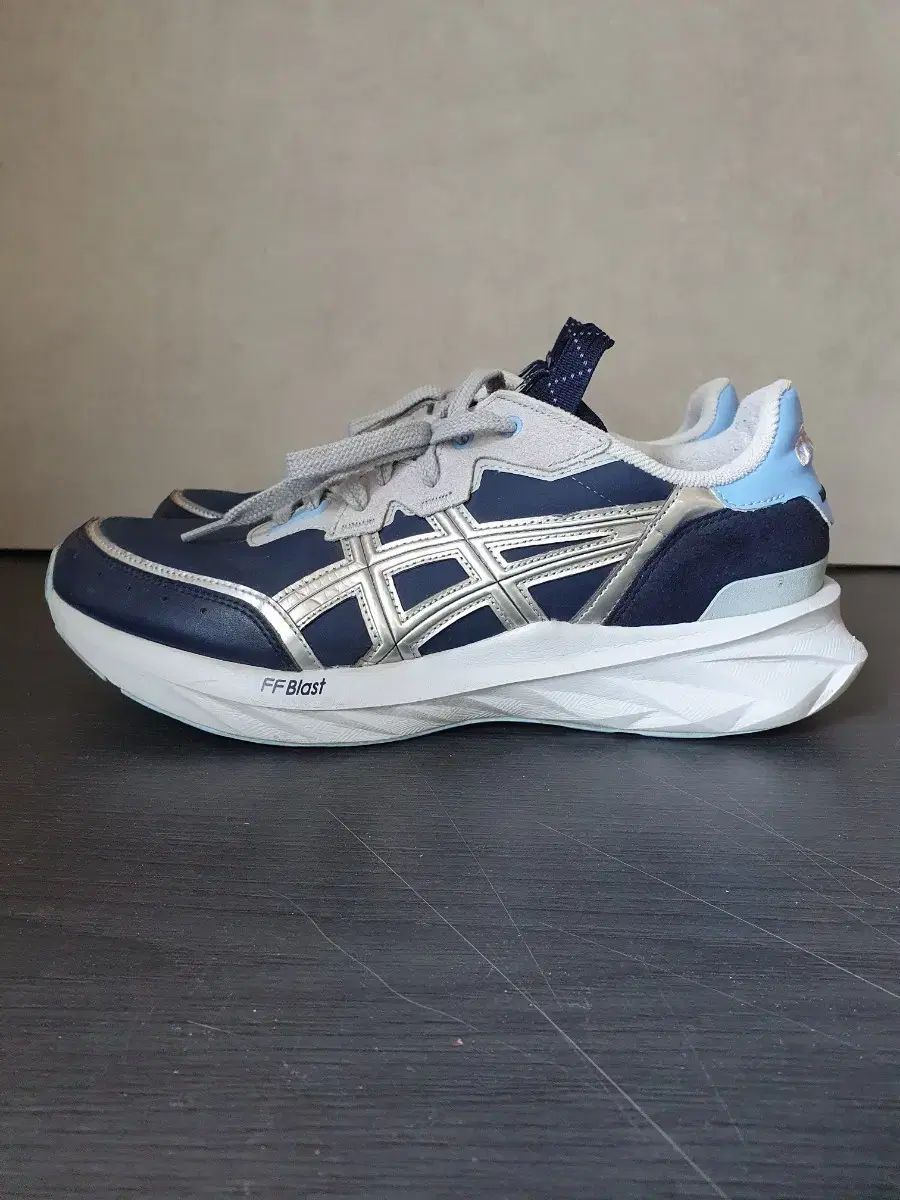 アシックス FF ブラスト 他社ブラスト 270