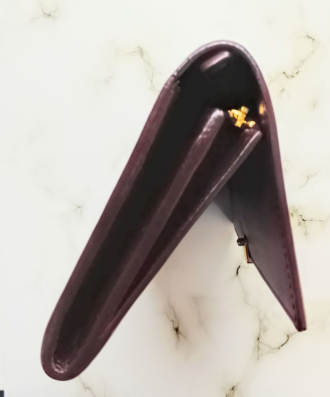 フラップ長財布 ゴールド金具