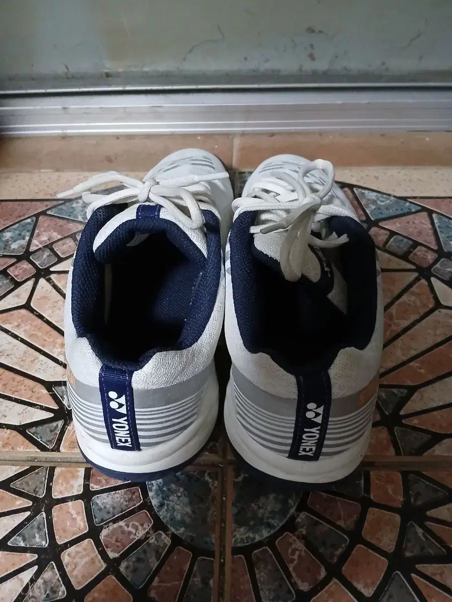 YONEX ヨネックス 白 スニーカー 265