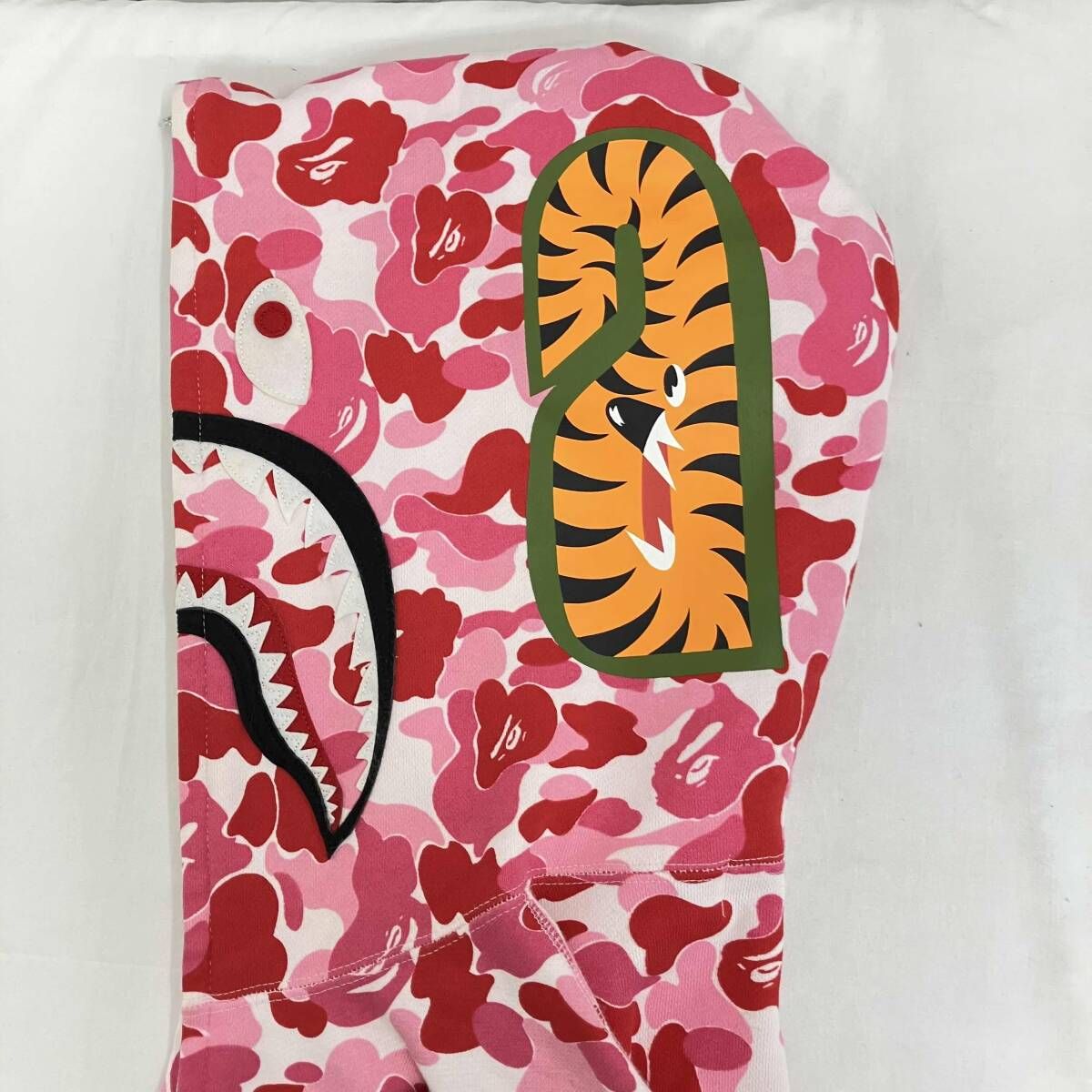 A BATHING APE/パーカー/ピンク／カモフラ／シャークパーカー