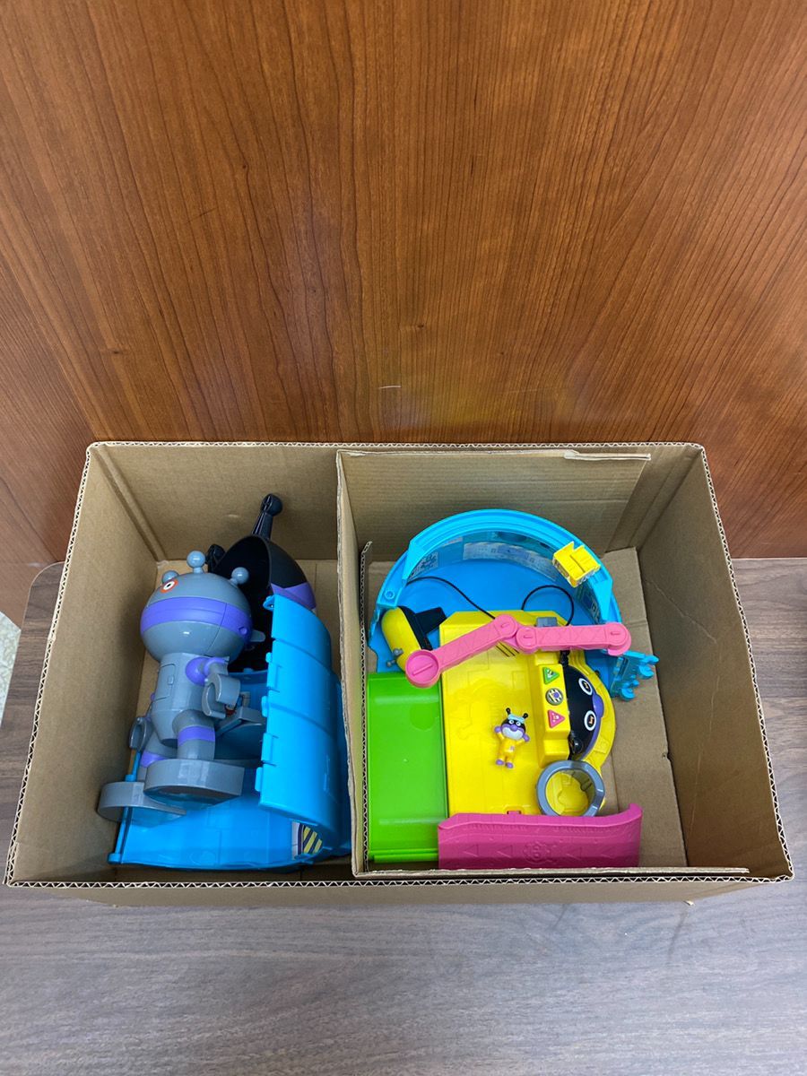 廃盤品 アンパンマン ギュイーン チャージでパワーアップ ひみつのバイキン基地