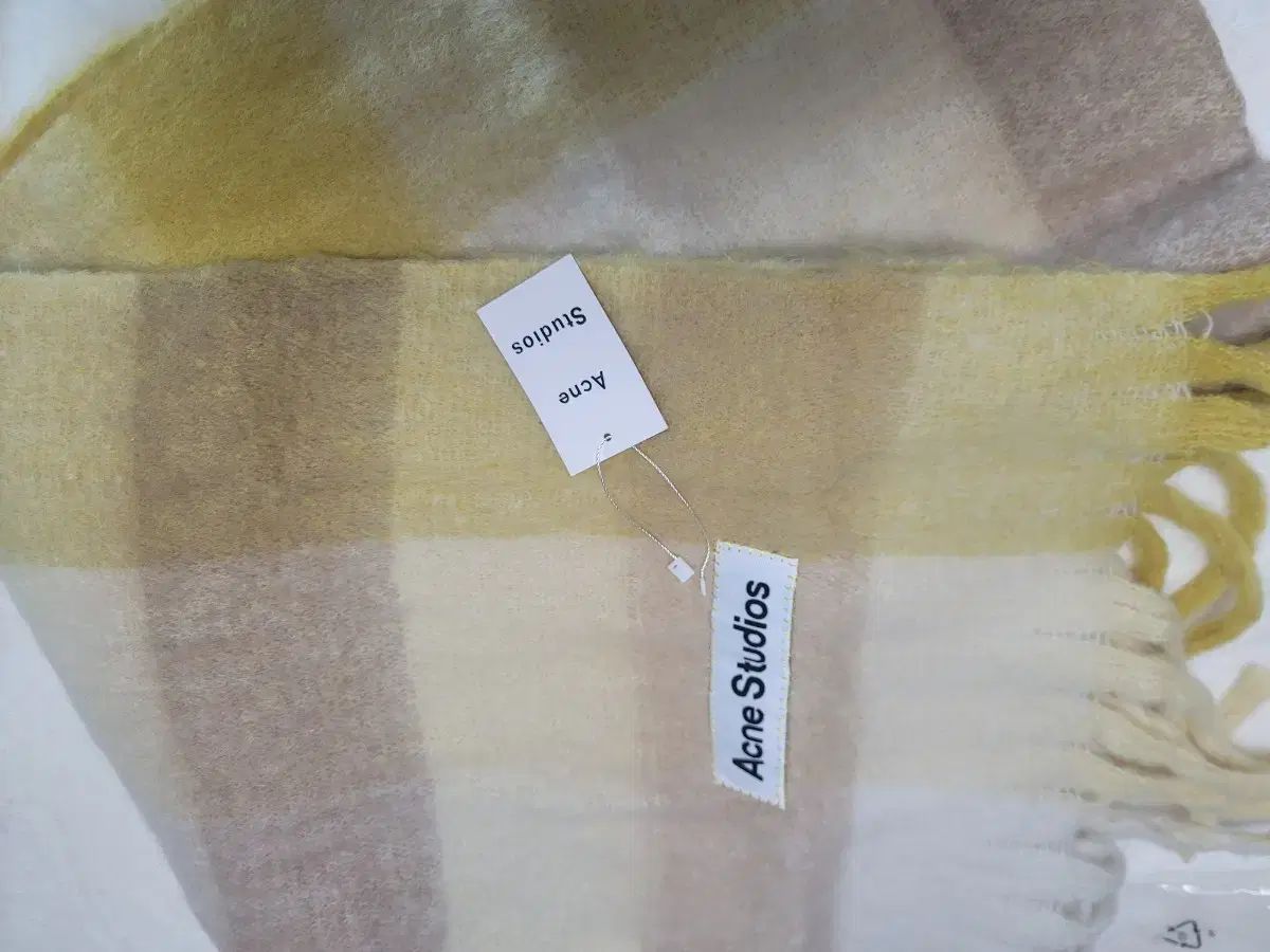 Acne Studios マフラー Fever Yellow