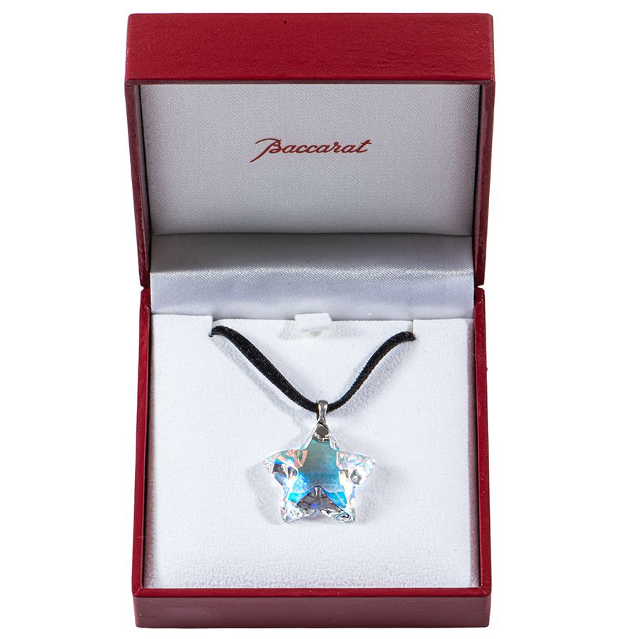 Baccaratバカラ スターレット　星　イリゼ　ネックレス 箱付き　42113 廃盤品】baccarat バカラネックレススターイリゼ虹色