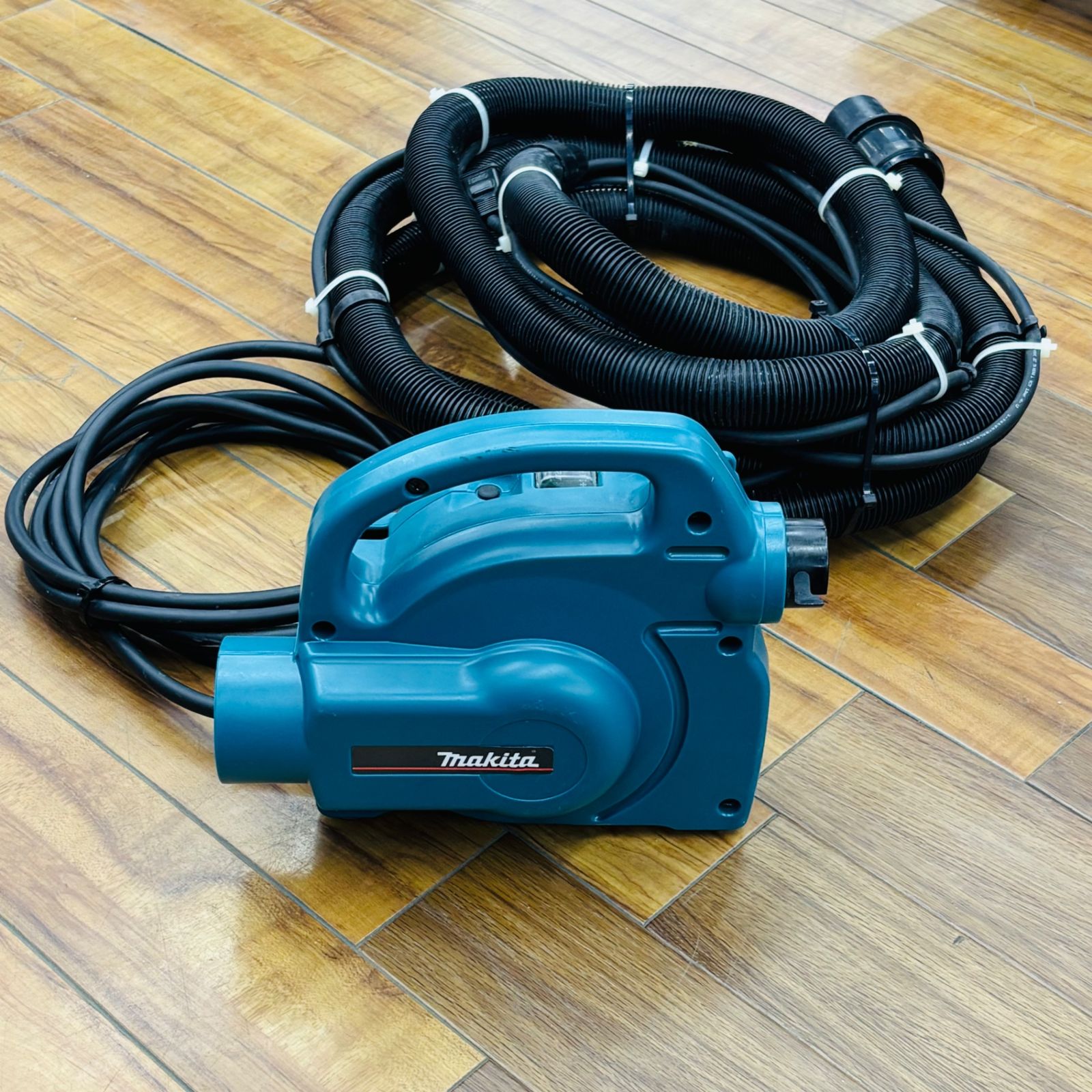 動作良好 マキタ makita 小型集じん機 450 P ホース 延長コード付