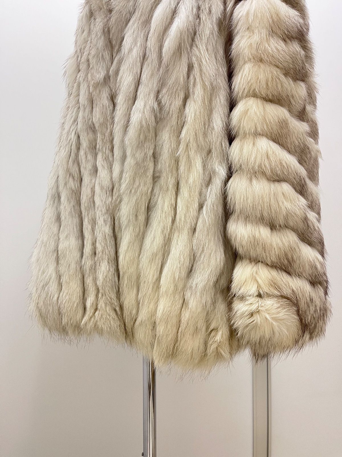 SAGA FOX フォックスファーコート 毛皮 C26010524 - メルカリ