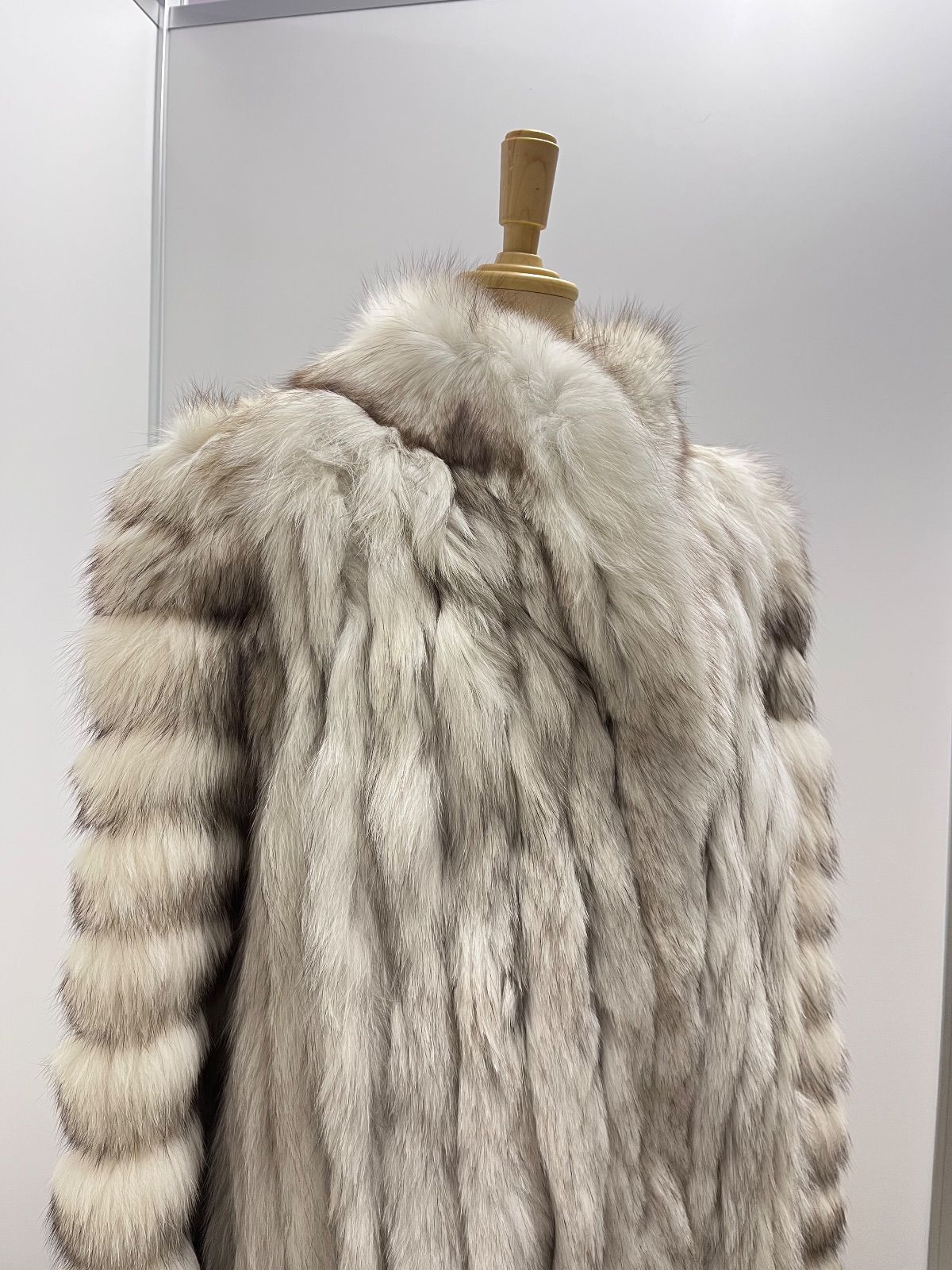 SAGA FOX 毛皮コート SAGA FOX(サガフォックス):ロングコート】の毛皮買取実績 | 出張買取