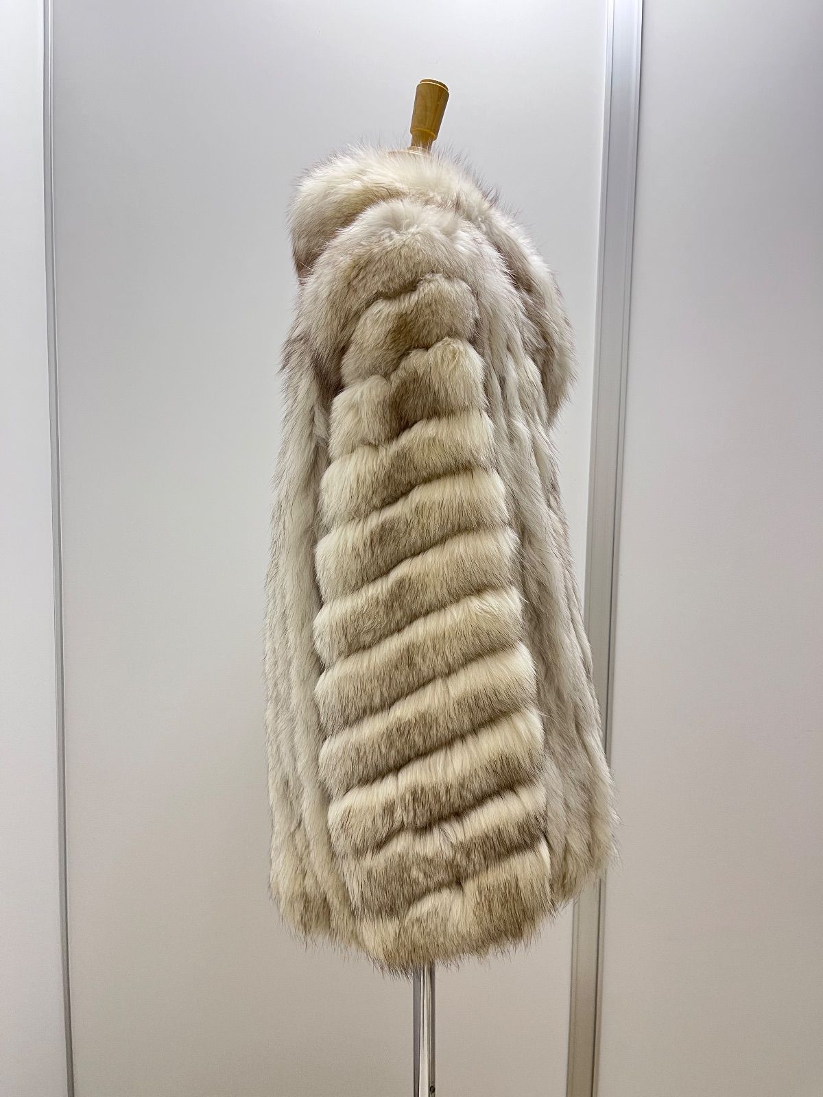 SAGA FOX フォックスファー　セミロングコート SAGA FOX フォックスファー セミロングコート 楽天市場】saga fox