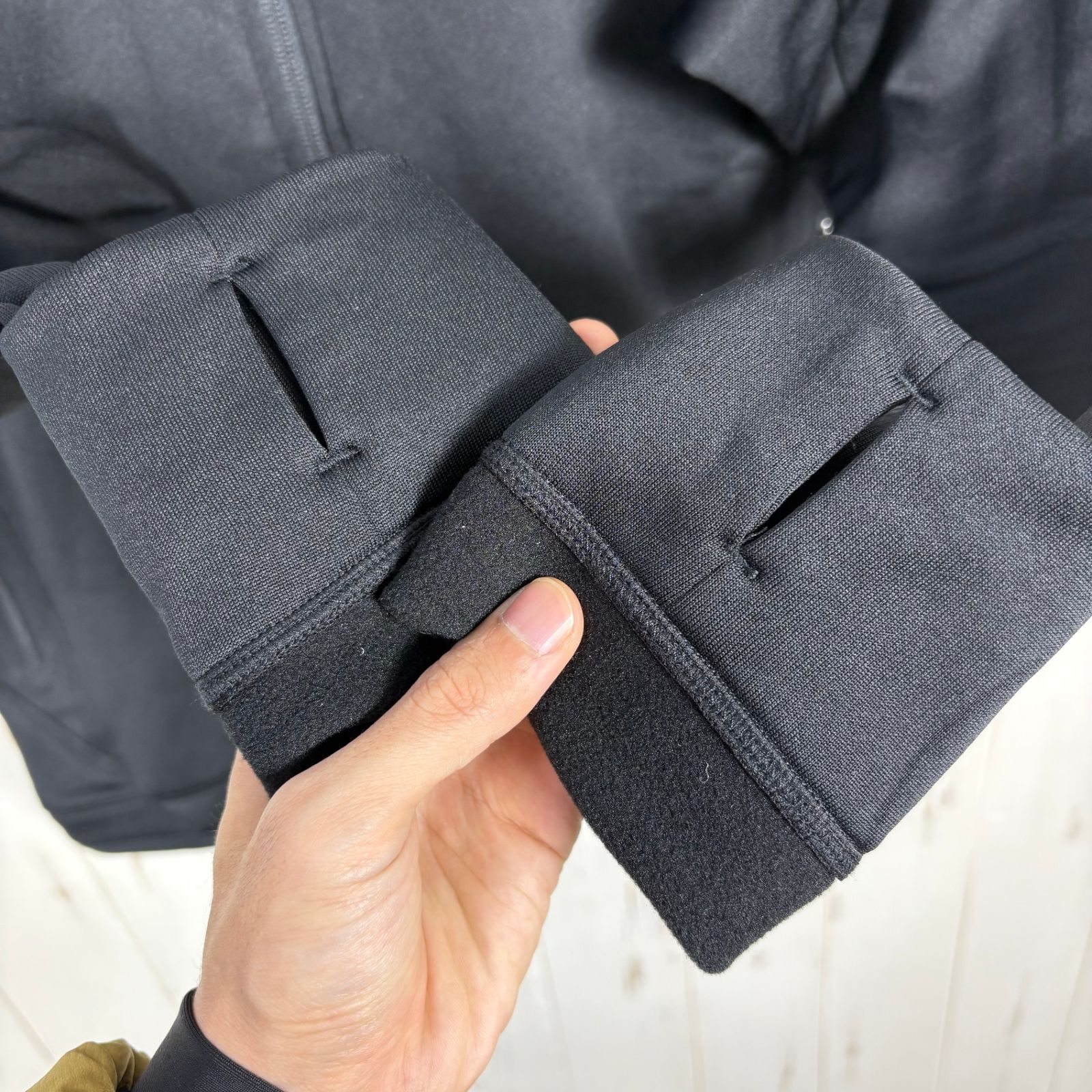  Men s ブラック系 Phenix フェニックス パワー ストレッチ ジップ アップ フーディ POWER STRETCH ZIP UP HOODY プラスフェニックス ポリエステル ウェア トップス アウター ジャケット フリース トップス