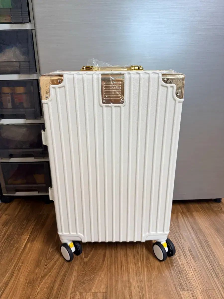 20インチ 機内持ち込み用 キャリアー