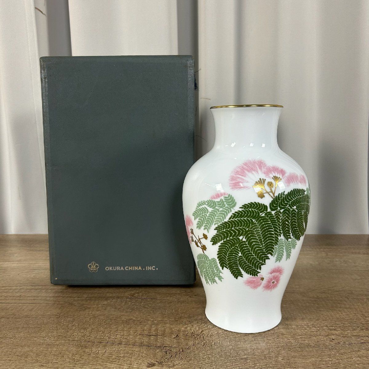 3082 大倉陶園 花瓶 花器 フラワー ベース 金彩 ねむの木 OKURA M 3