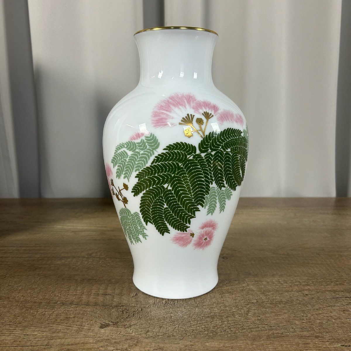 希少　大倉陶園　OKURA 高級　花瓶　正規品　フラワーベース　金彩　花　美品 大倉陶園 金蝕 カトレア 花瓶 OKURA フラワーベース 壺 - メルカリ