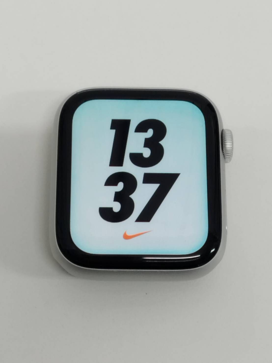 Apple Watch Nike Series 4 GPS 44 mm A 1978 シルバー MU 6 K 2 J