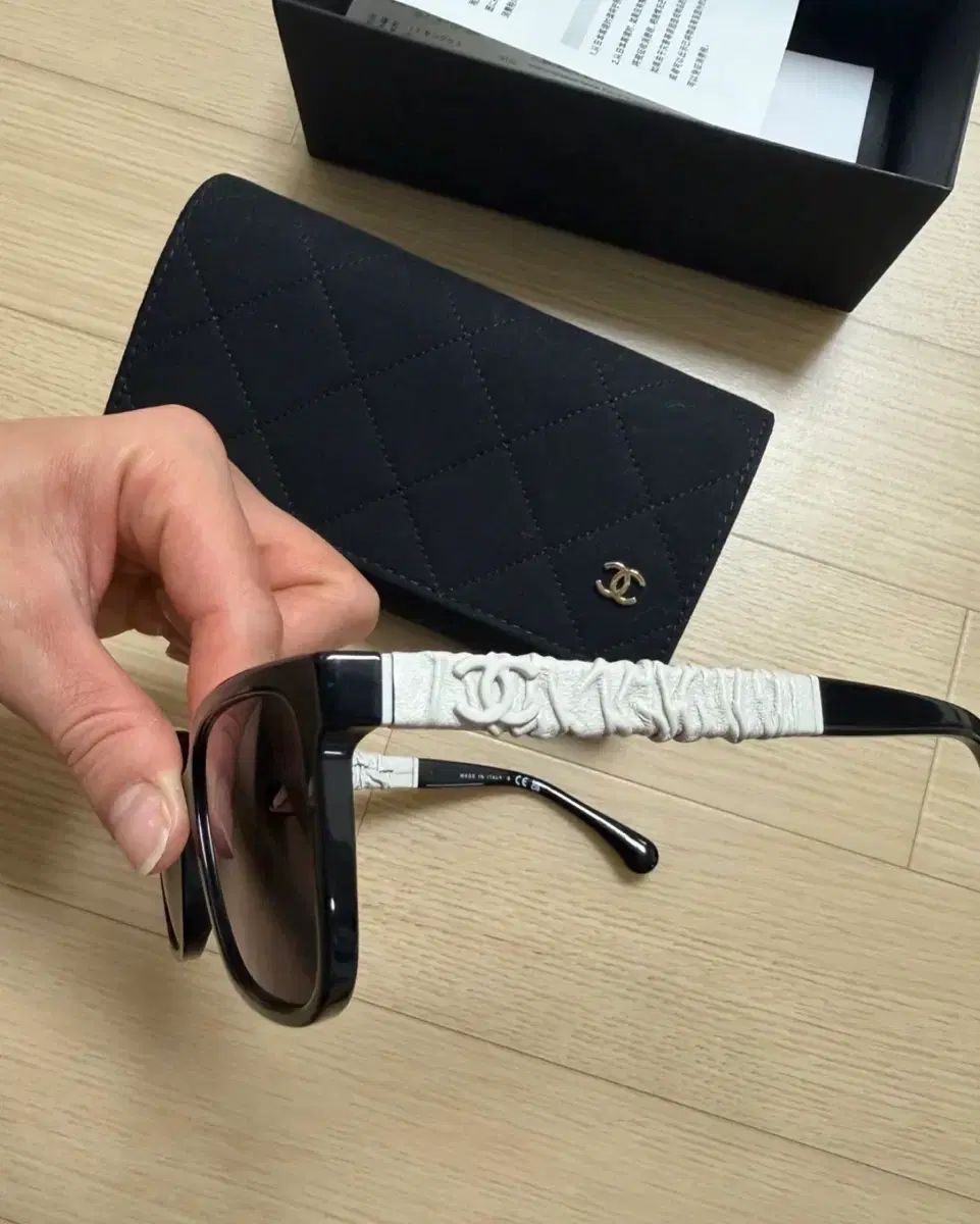  CHANEL ブラック サングラス サングラス 小物