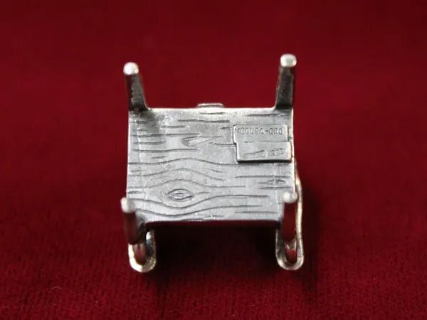 銀製ミニチュア黒蝶貝テーブルの応接セット