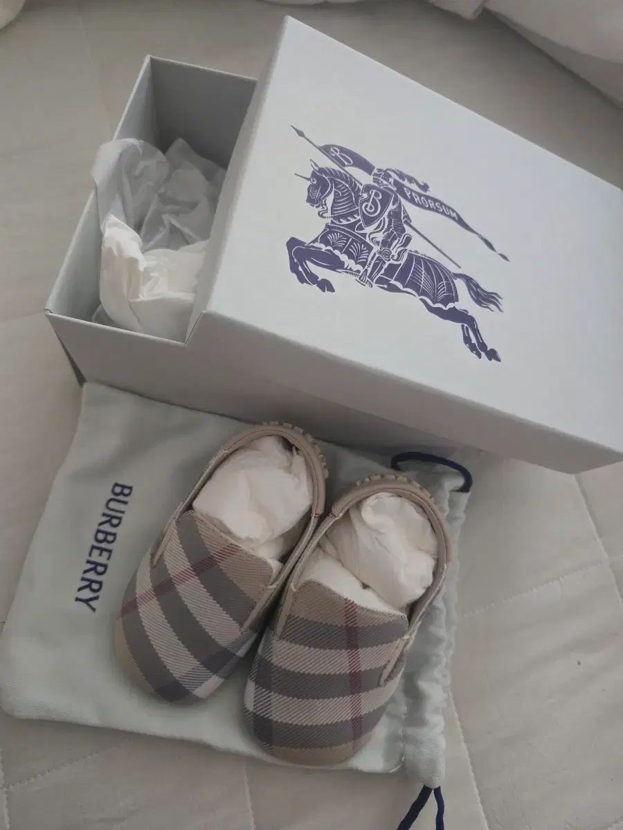 バーバリー ベイビー 靴