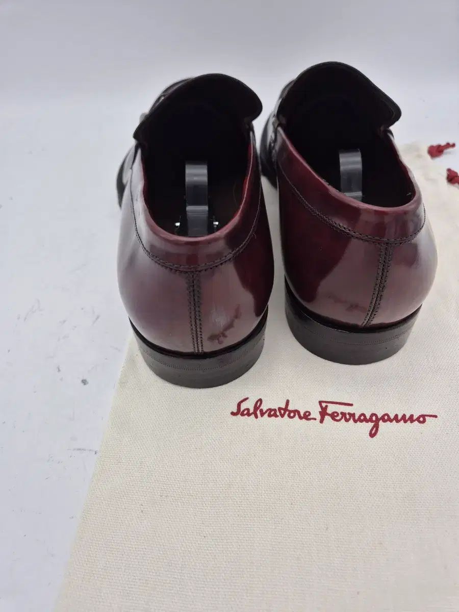 FERRAGAMO フェラガモ メンズ ローファー バーガンディ ガンチーニ 装飾 トレーナー ロンT