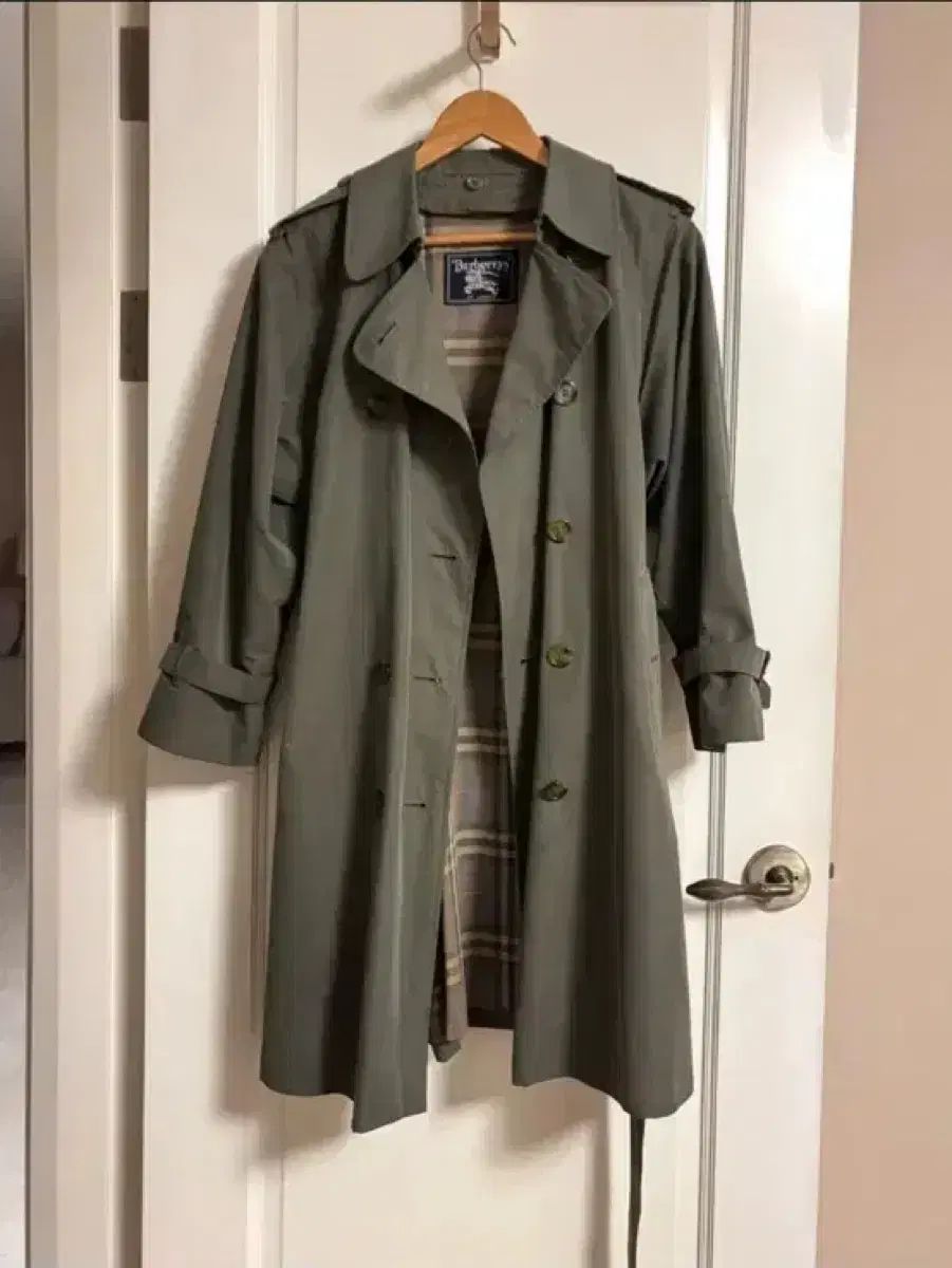 バーバリー トレンチ コート ウール裏地 取り外し