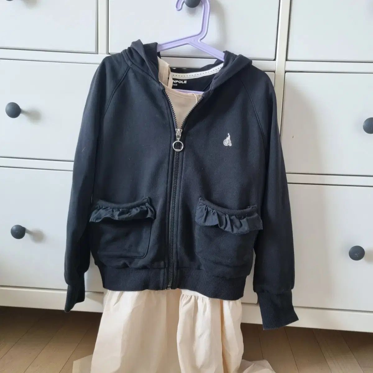 ビーンポール キッズ 女の子 フリルジップアップ ニット 140