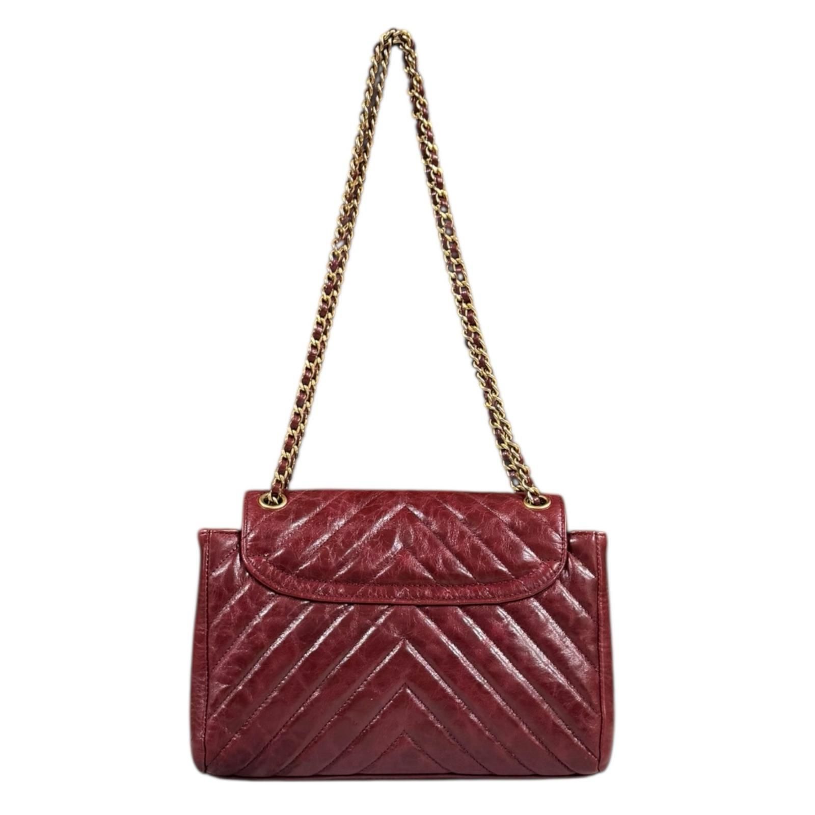 シャネル Vステッチ ショルダーバッグ レザー レッド レディース