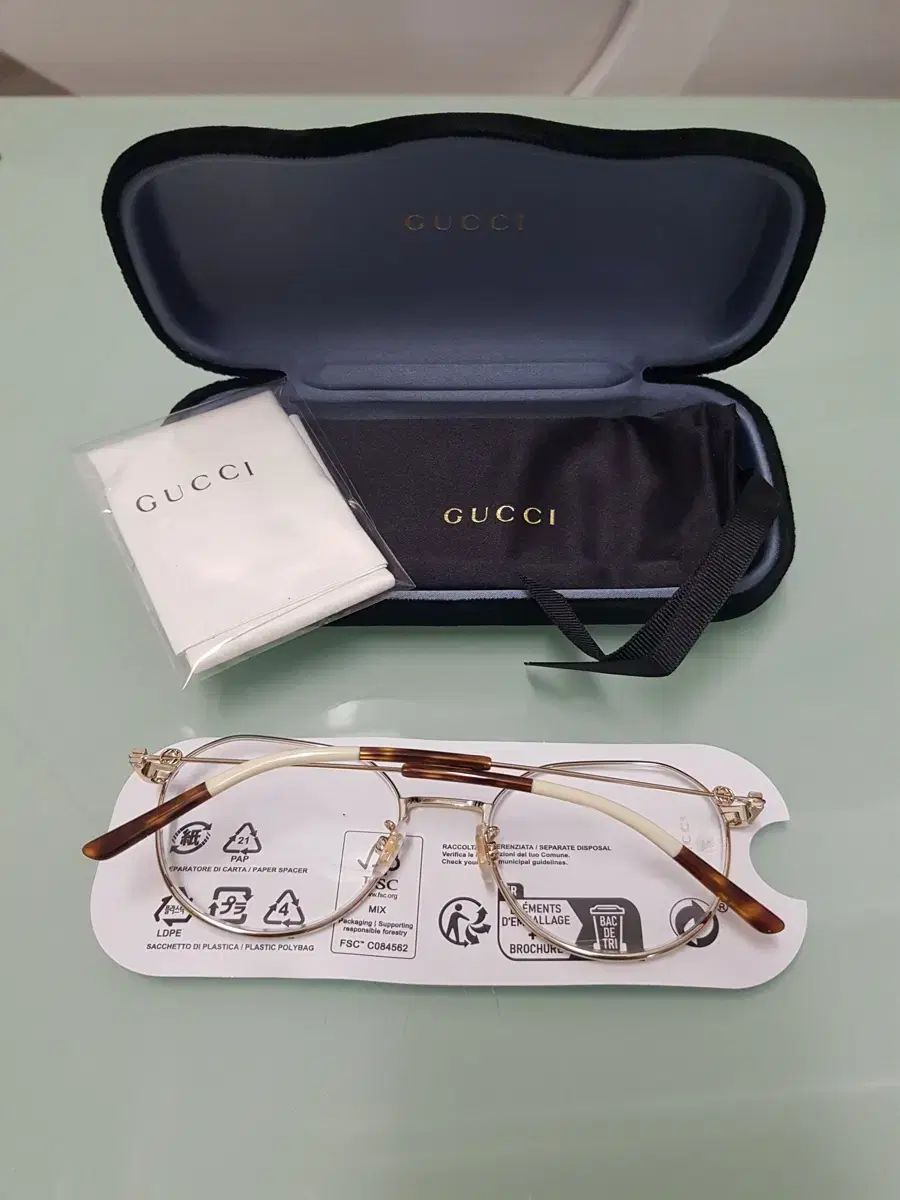  グッチ ユニセックス 変形ラウンド GOLD メガネフレーム フルセット サングラス 小物