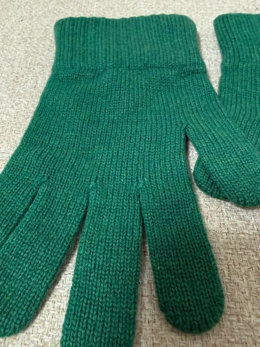 イギリスから買ってきたニット カシミア 장값