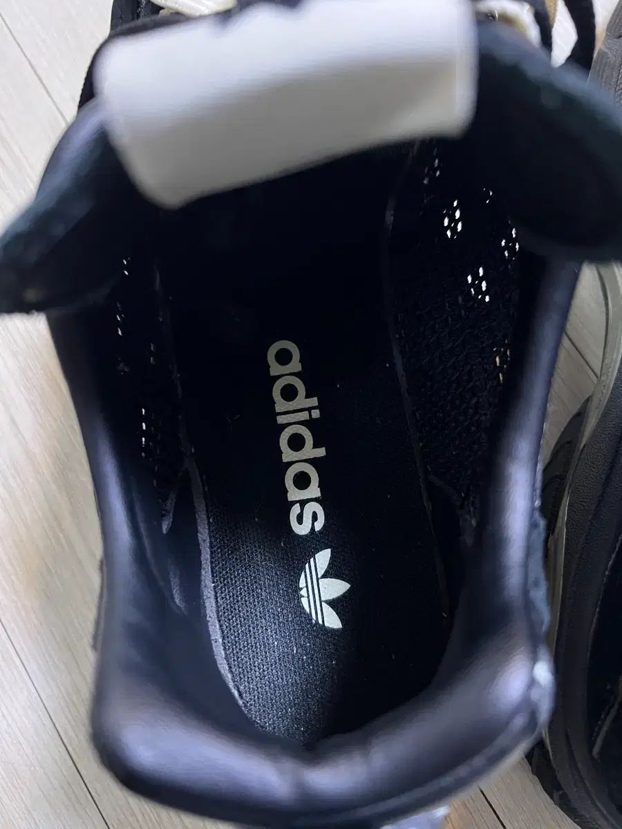  アディダス ソング フォー ザ ミュート アディスタ クッション コア ブラック その他 靴