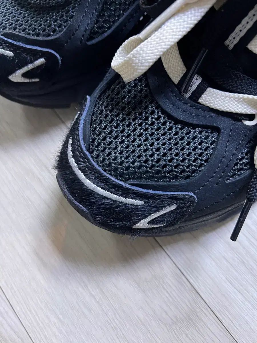 アディダス ソング フォー ザ ミュート アディスタ クッション コア ブラック