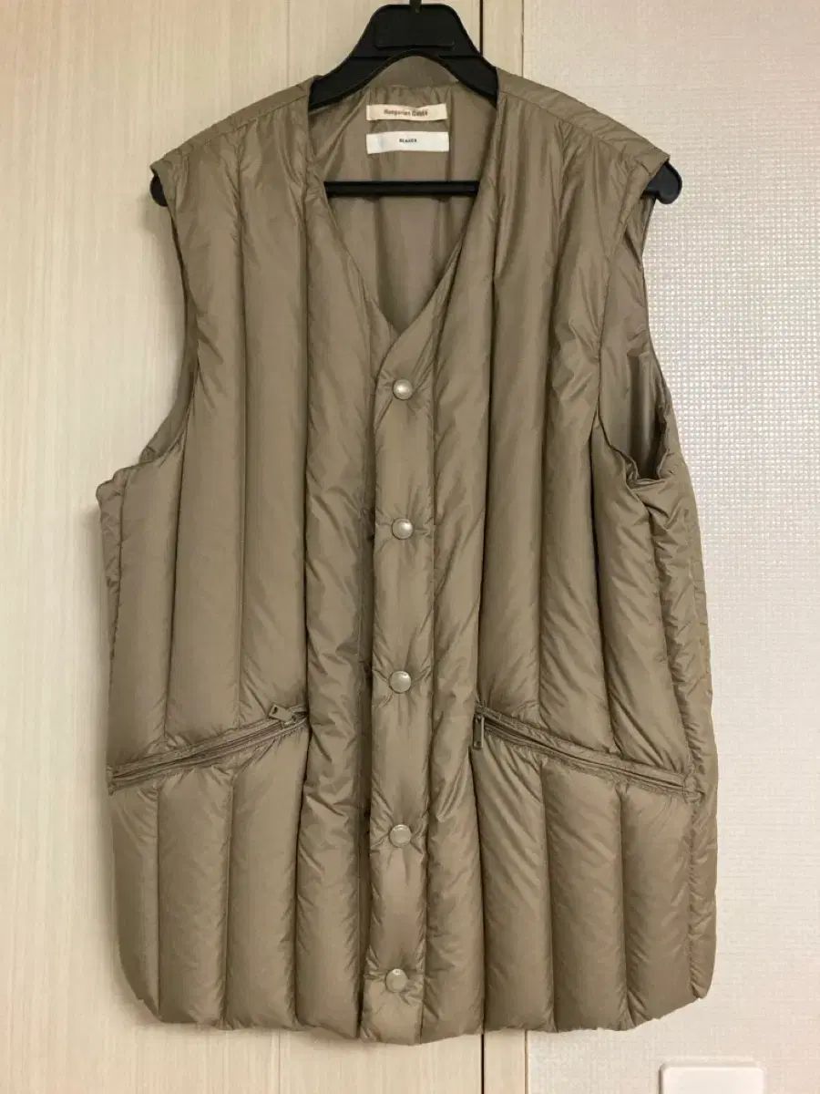 BEAKER ハンガリー グース ダウン ベスト