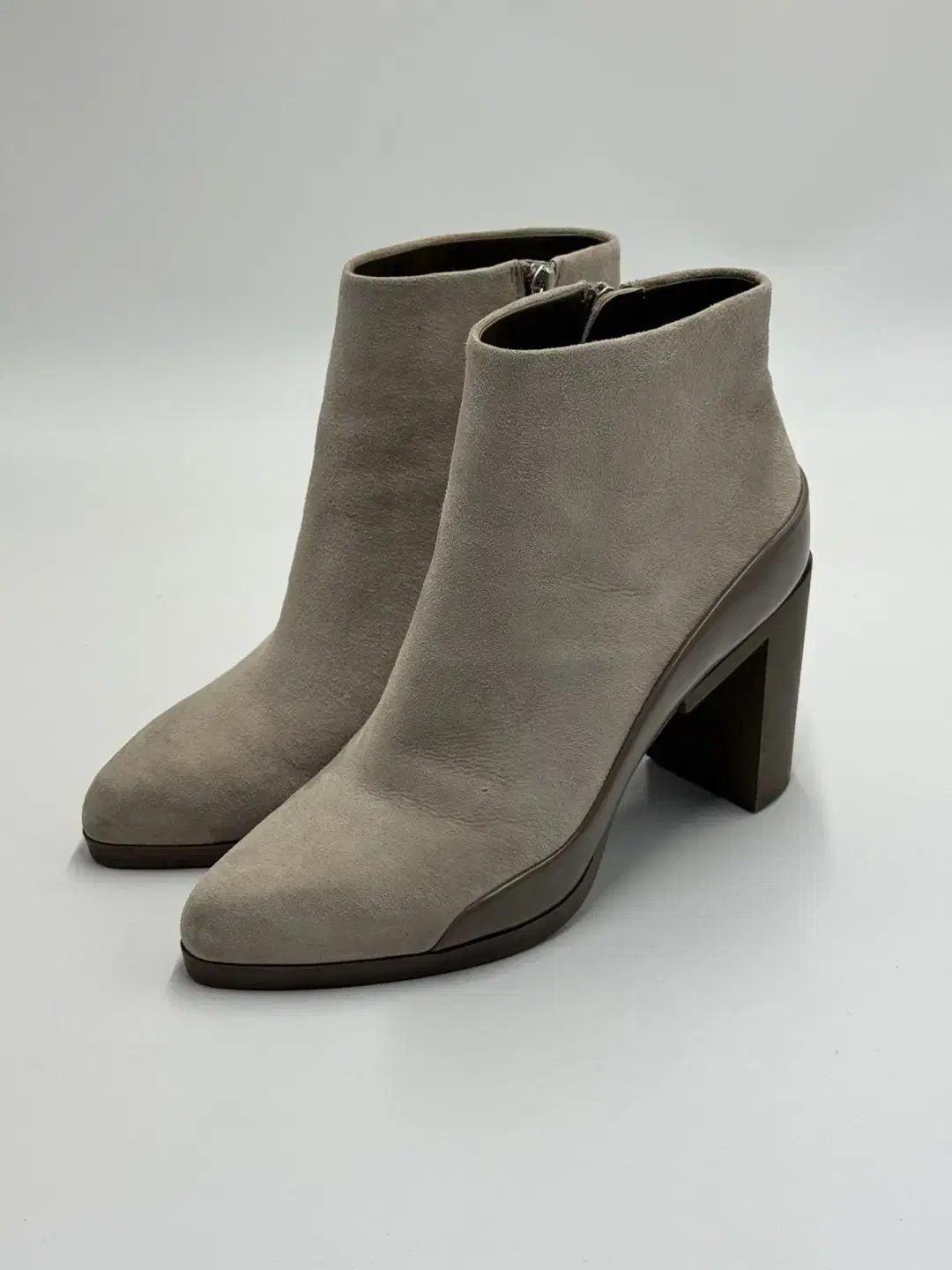 250 DKNY ディーケーエヌワイ