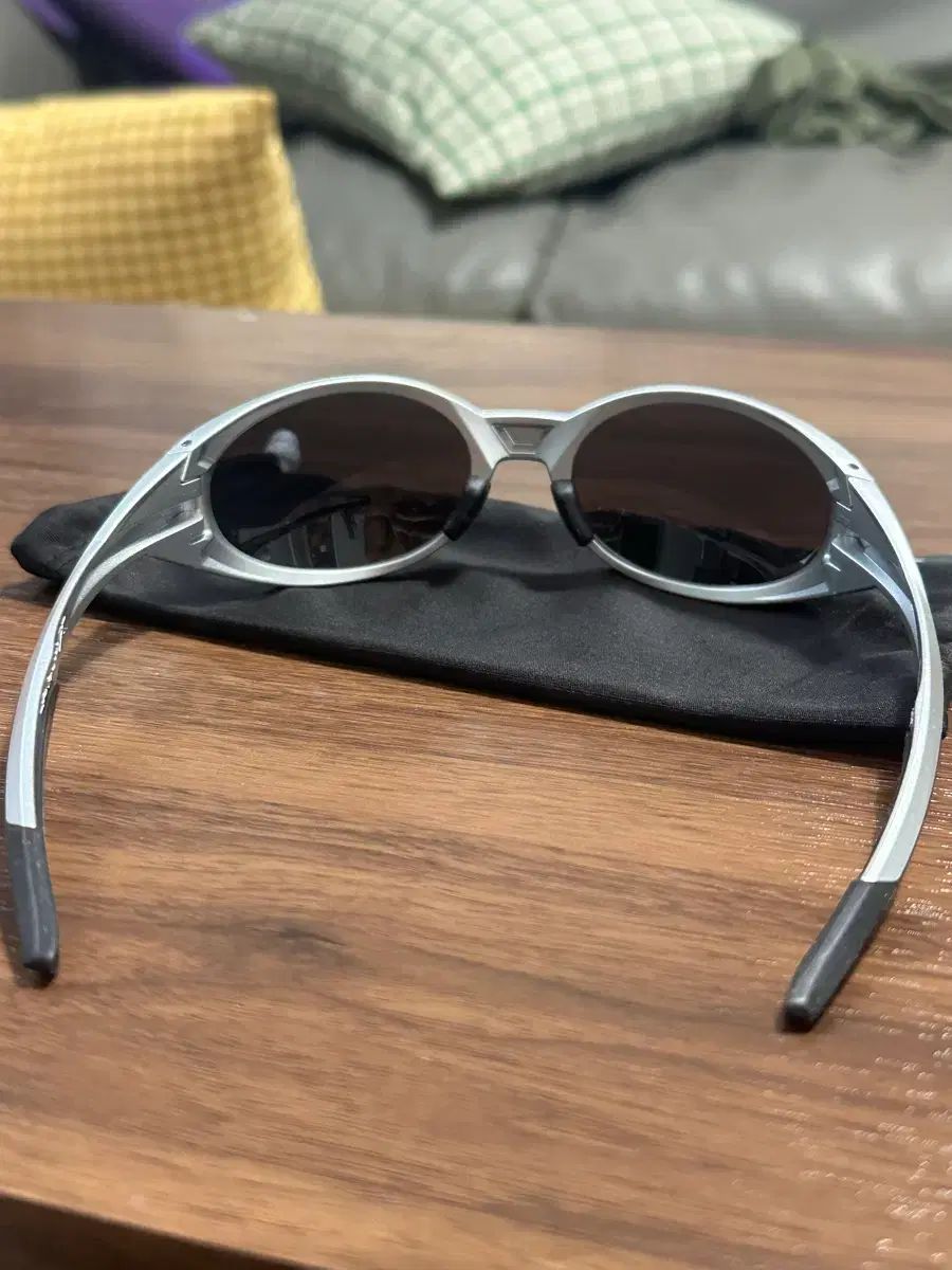  オークリー アイバケット シルバー サングラス 小物