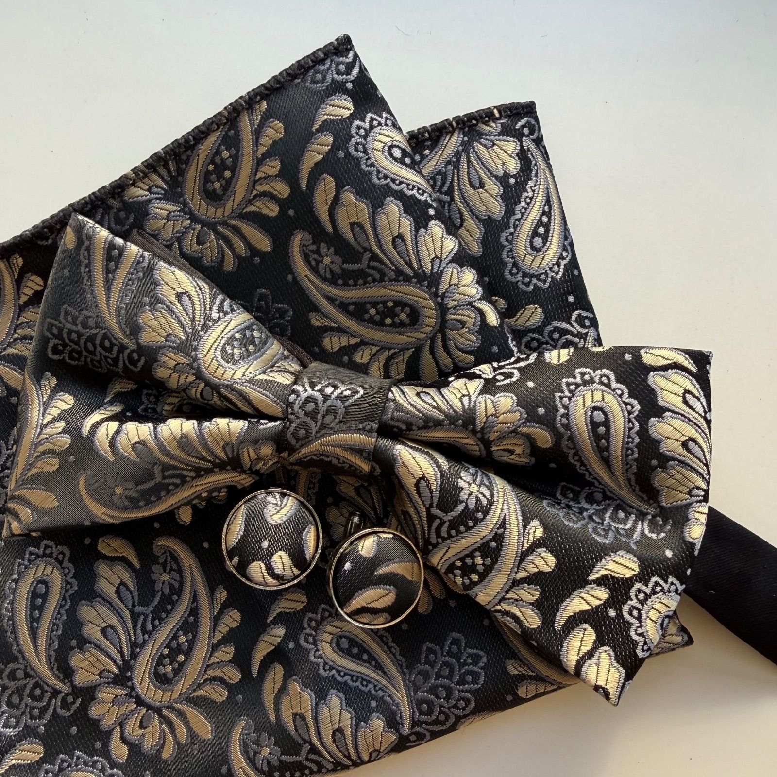 ⑤-3 蝶ネクタイ ポケットチーフ カフス3点セット - メルカリ