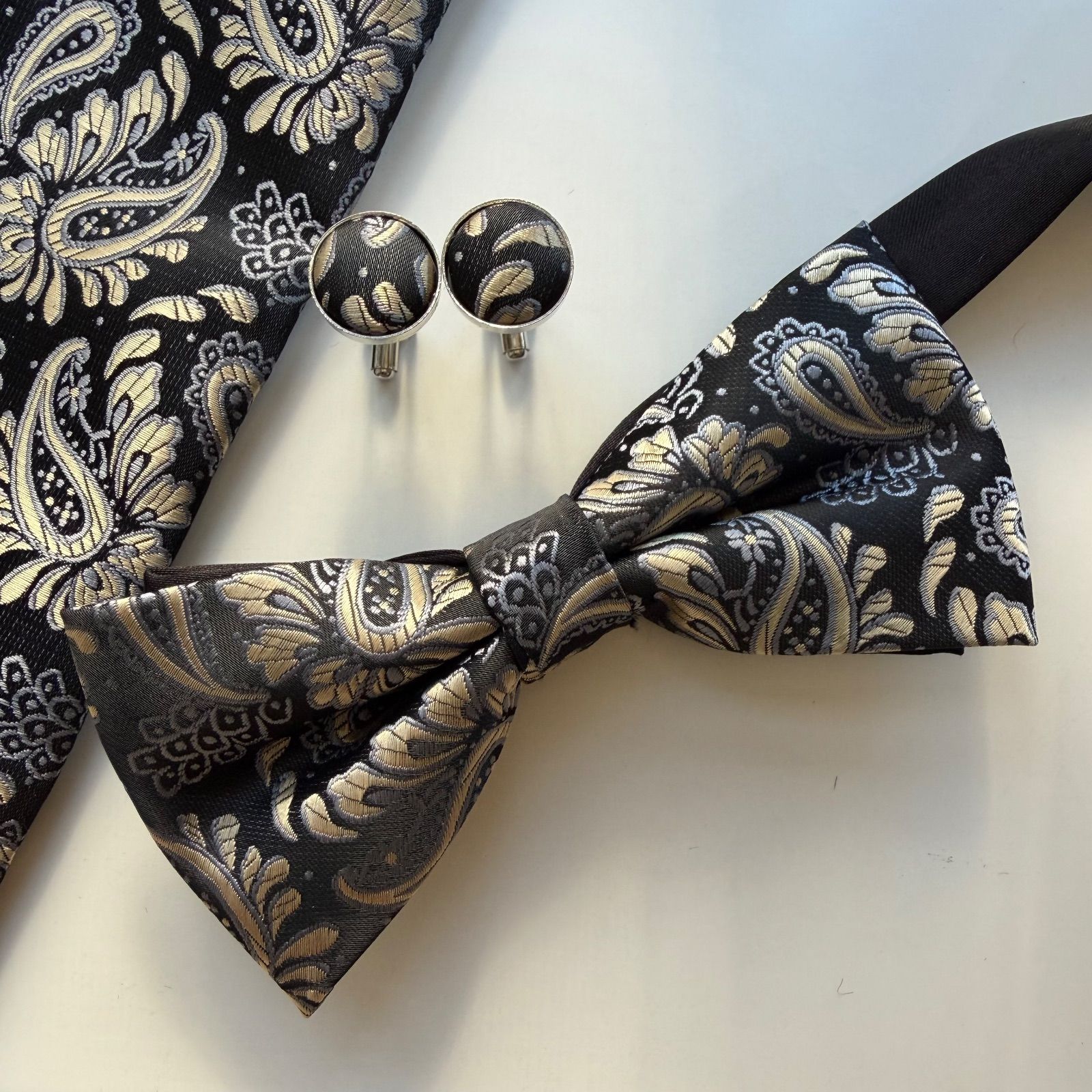⑤-3 蝶ネクタイ ポケットチーフ カフス3点セット - メルカリ