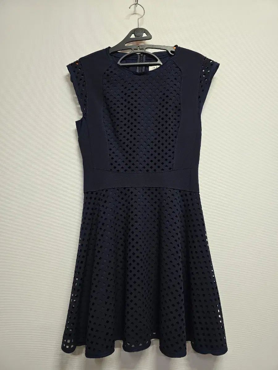 SJSJ ネイビー エンブロイダリー A LINE ONE PIECE