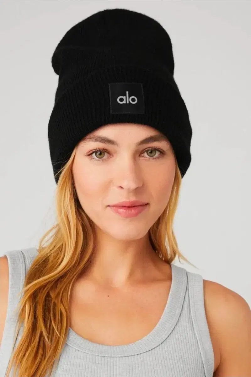 ALO ヨガ ブラック ビーニー 帽子