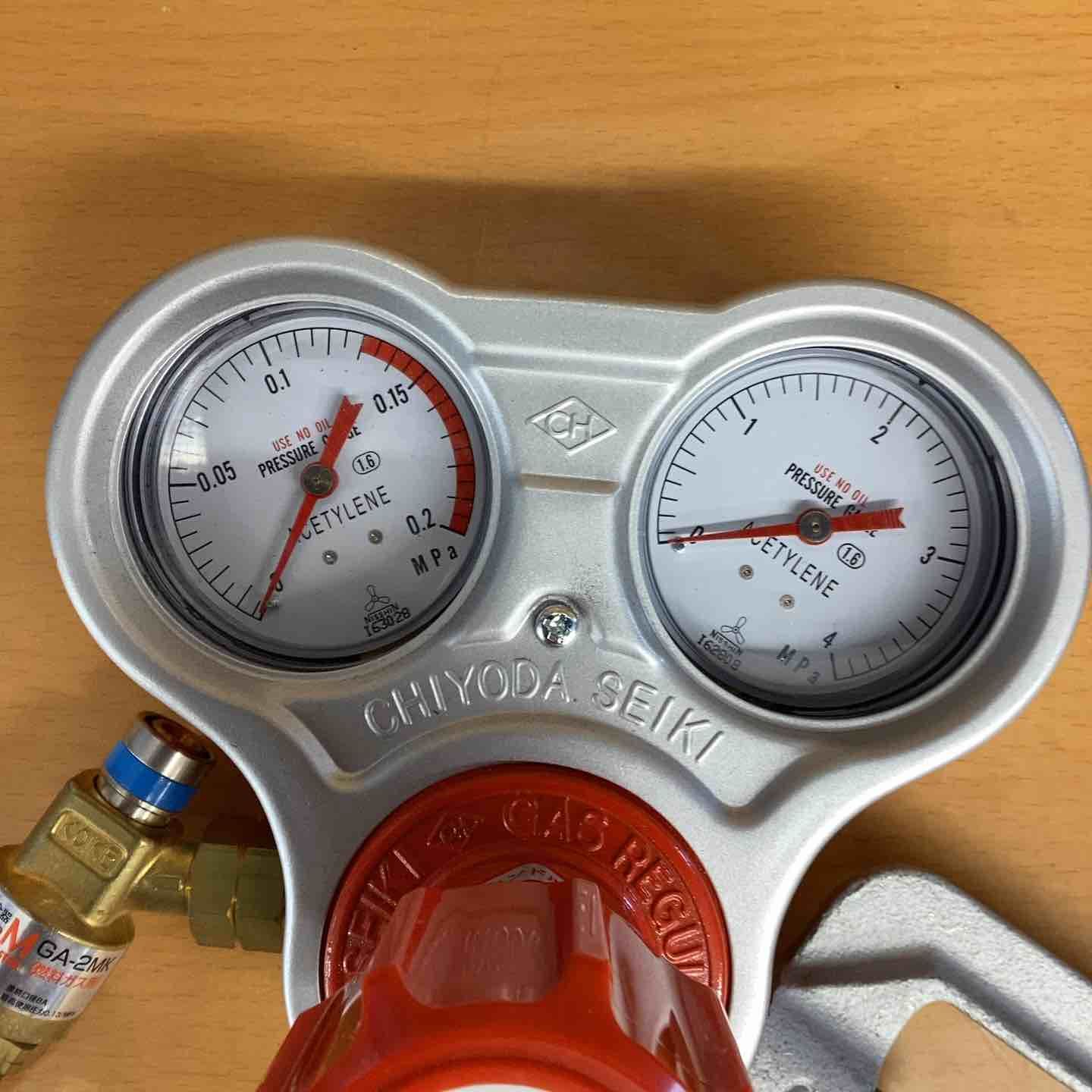 千代田精機 調整器 S 2 酸素用スタウト チヨダ スタウト 圧力 酸素 アセチレン高圧ガスボンベ 溶接 切断作業 減圧 調整 圧力調整器 レギュレーター