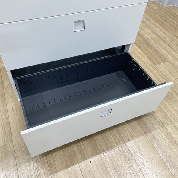 スチール ホワイト