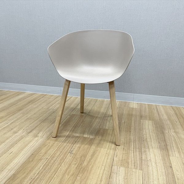 ミーティングチェア 肘付 アスプルンド ワークプラス レフア ブラウン